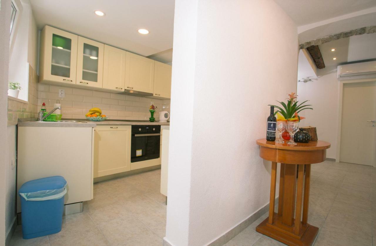 Apartment Sunce Kastela Exterior photo