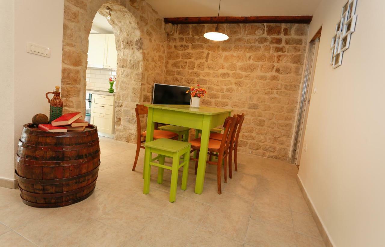Apartment Sunce Kastela Exterior photo