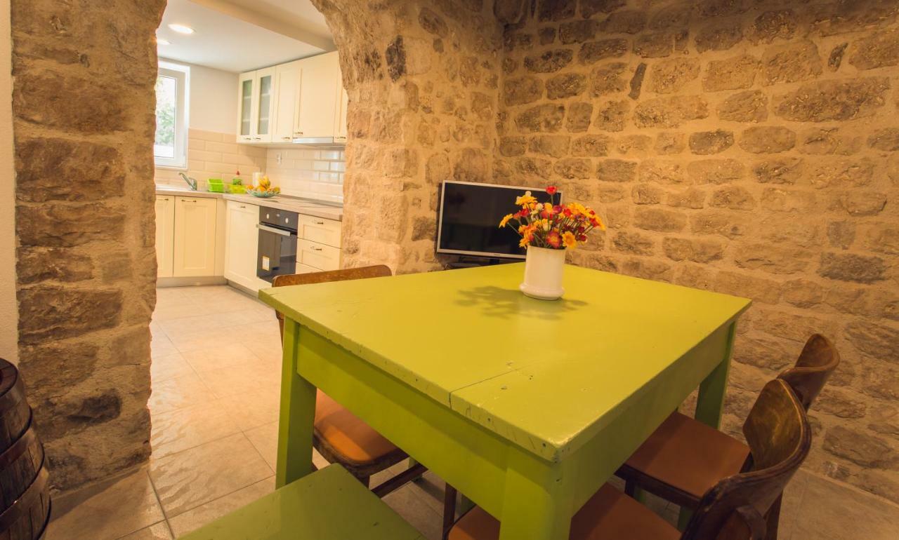 Apartment Sunce Kastela Exterior photo